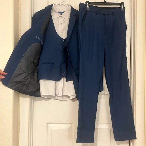 Perry Ellis Navy Blue Suit Set - Picture 2 of 16